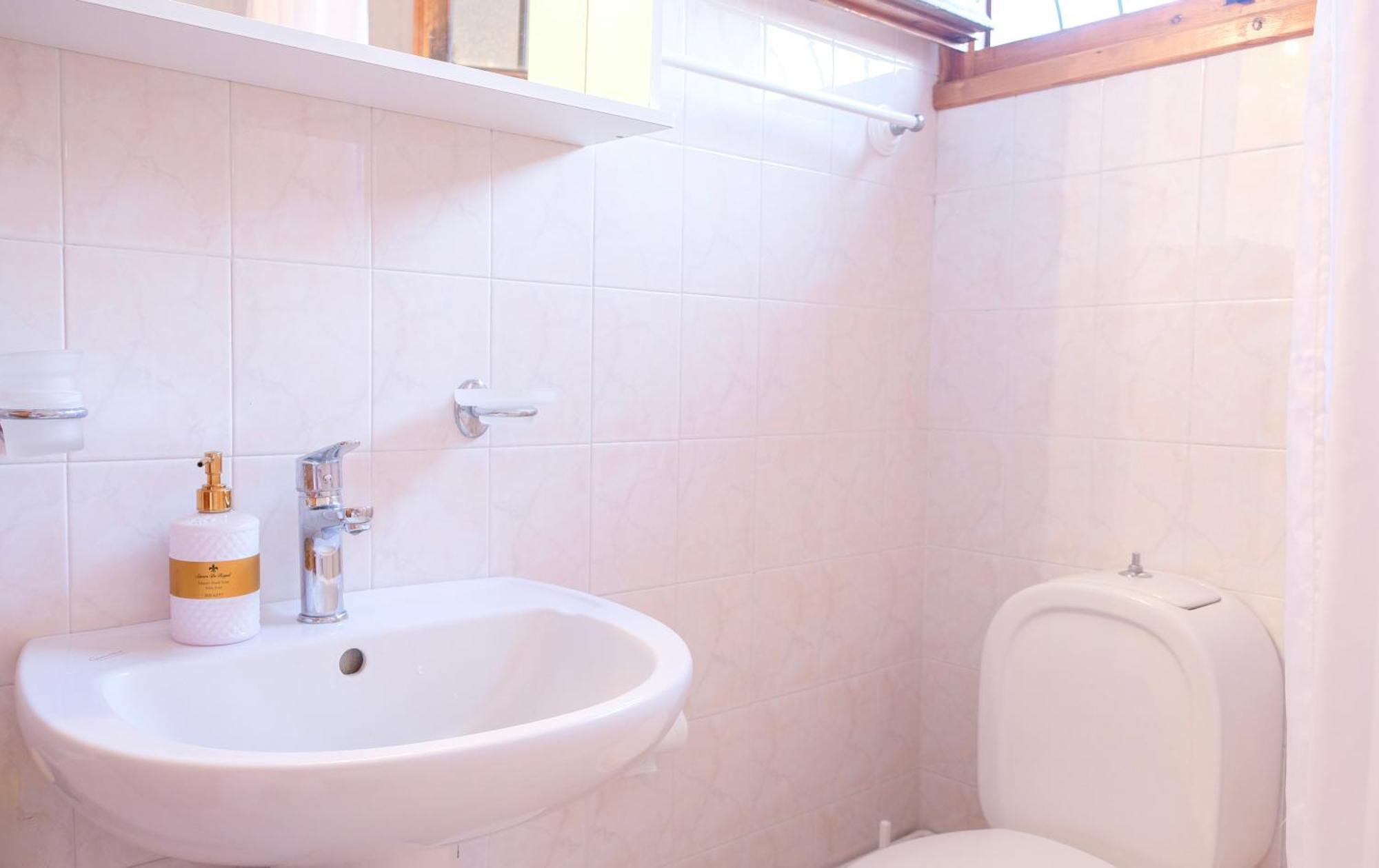 Сasa de vacaciones Spacious House With Seaview And Garden
