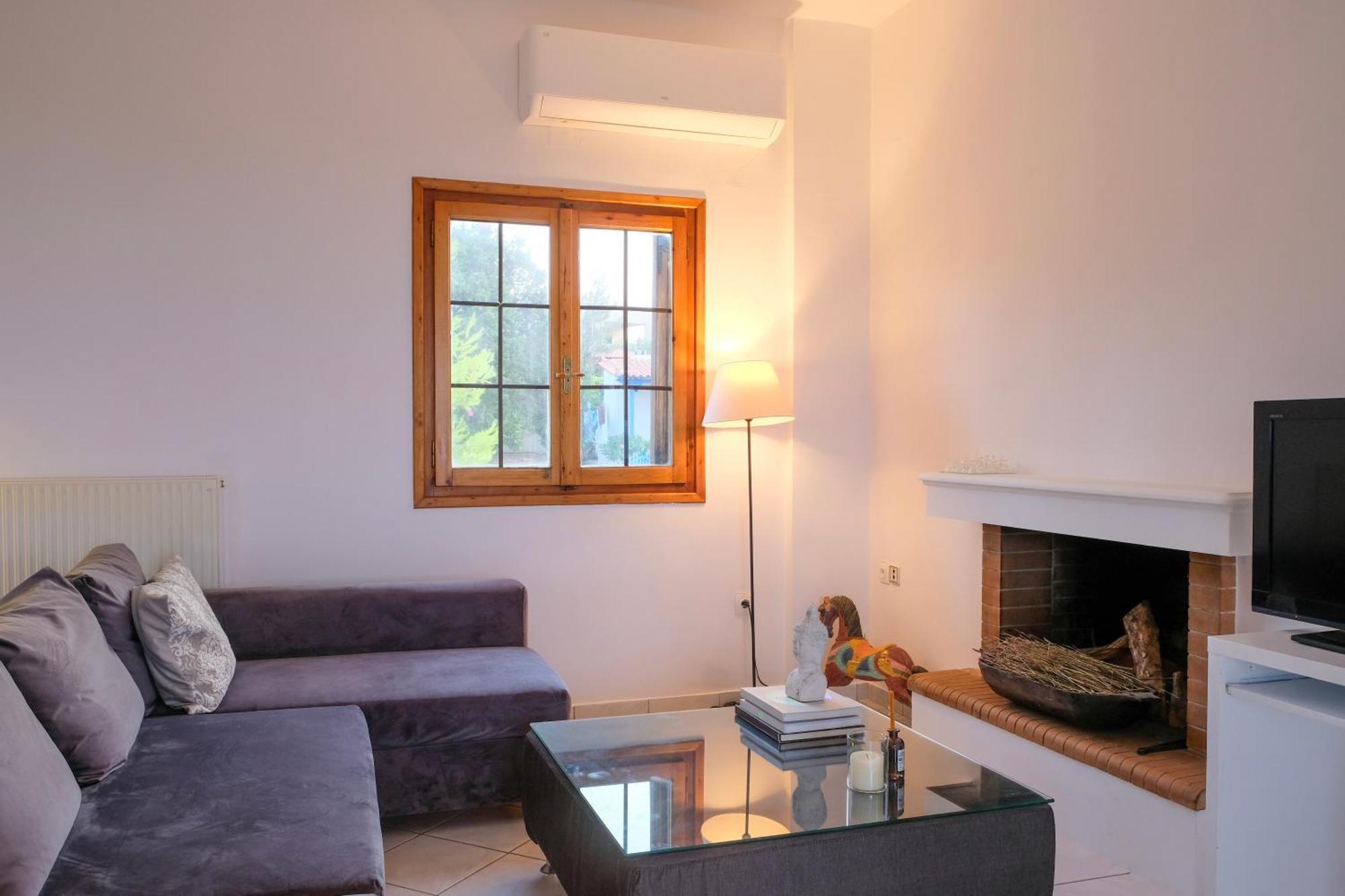 Ferienhaus Spacious House With Seaview And Garden Agioi