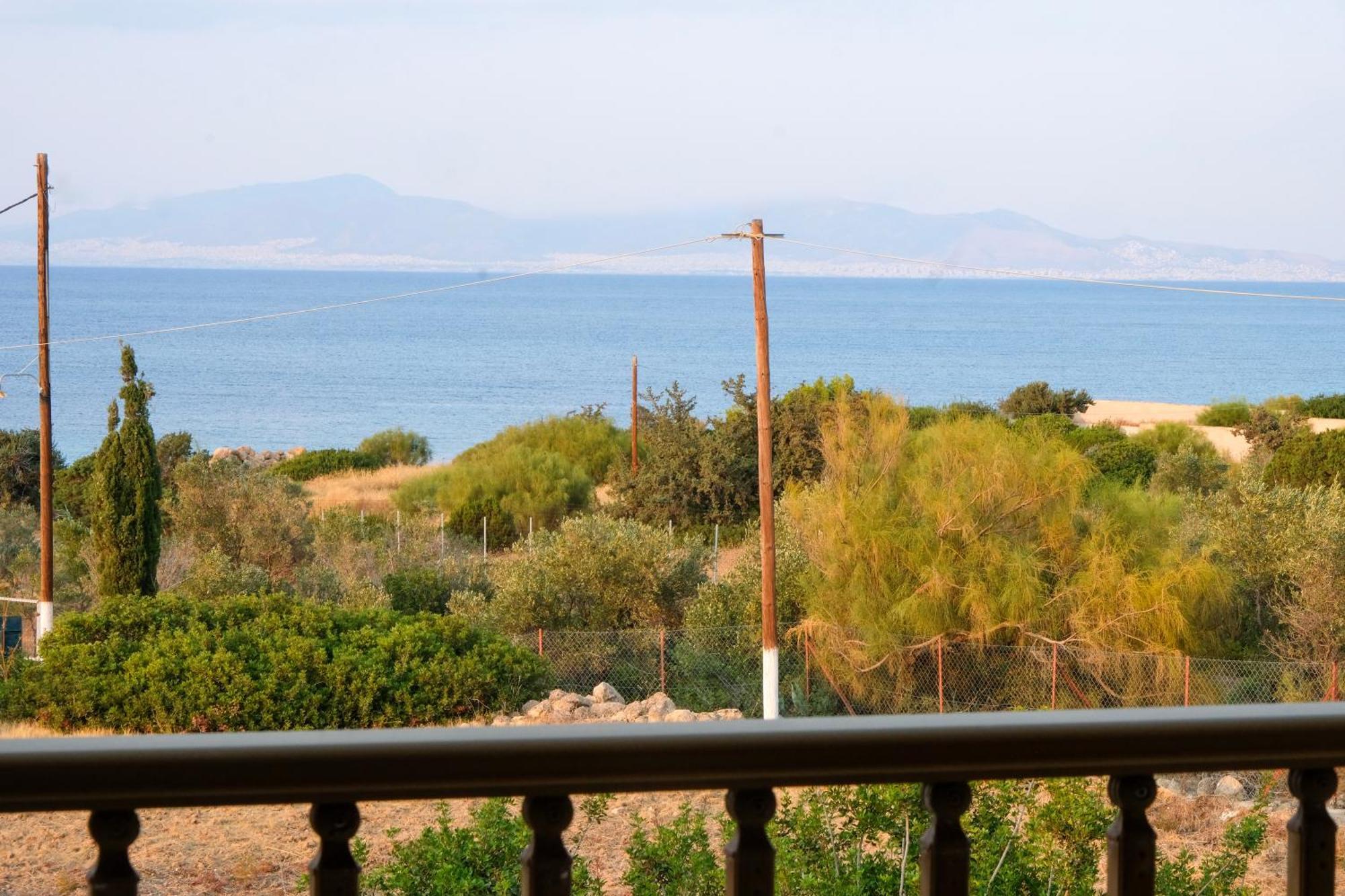 Spacious House With Seaview And Garden Agioi